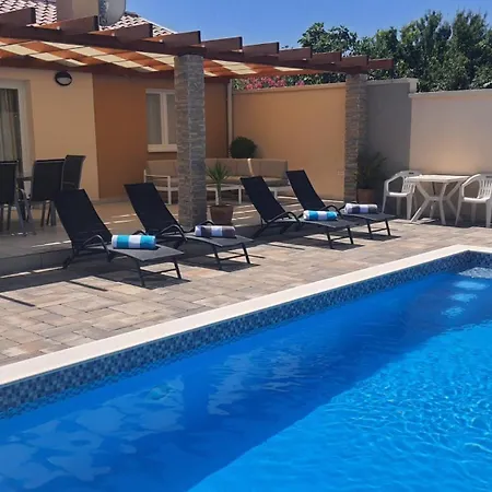 Villa Happy House