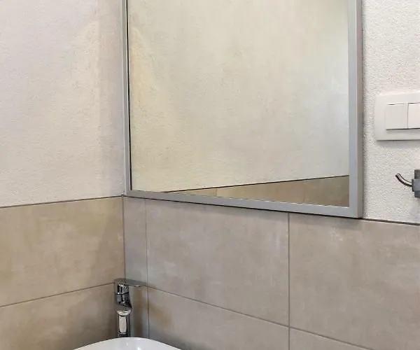 Happy House 자다르