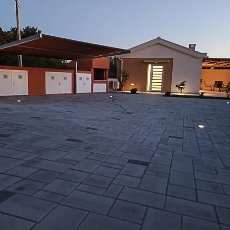 Happy House Villa *