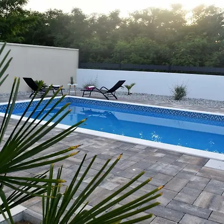 Happy House Villa