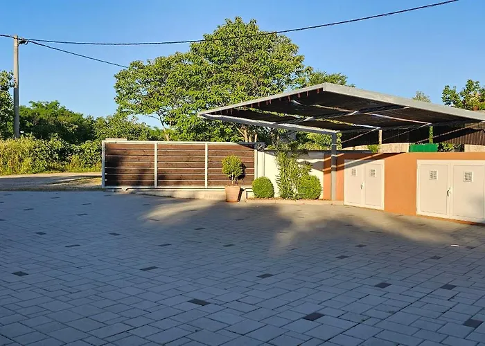 别墅 Happy House 扎达尔