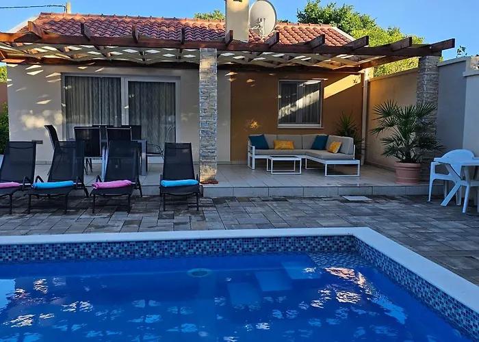 Happy House 别墅 扎达尔